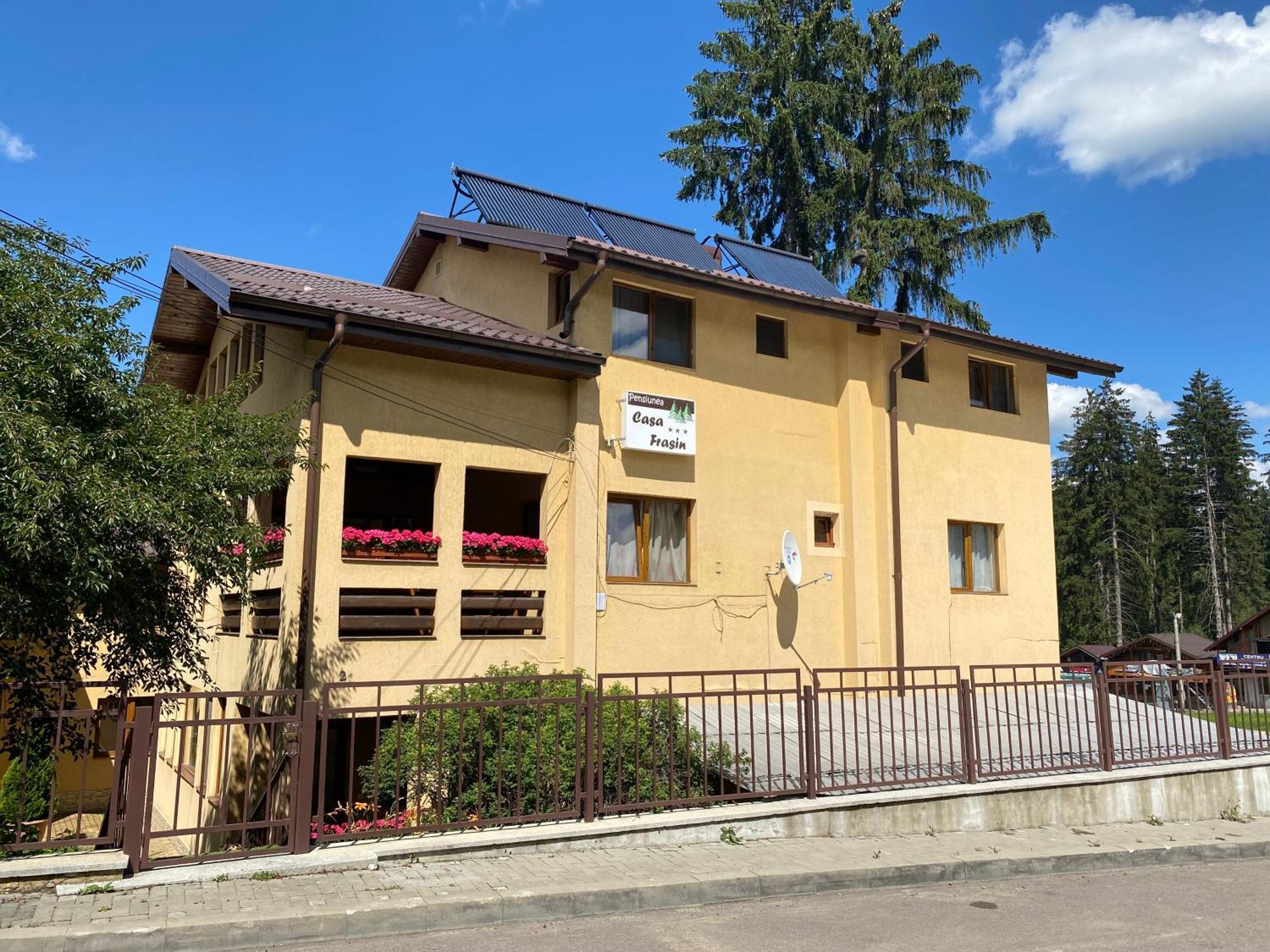 Pensiunea "Casa Frasin" Vatra Dornei Exterior foto